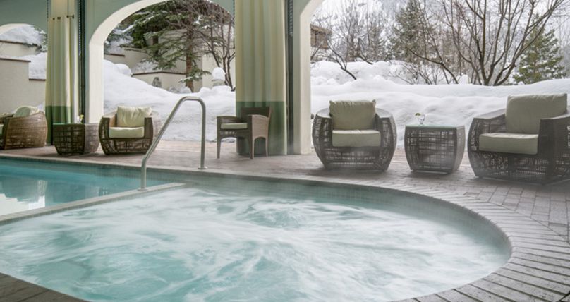 Fantastic on-site facilities including hot tub and pool. Photo: Knob Hill Inn - image_5